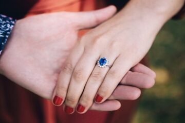 Blue Diamond Engagement Rings Add Elegance to the Ceremony