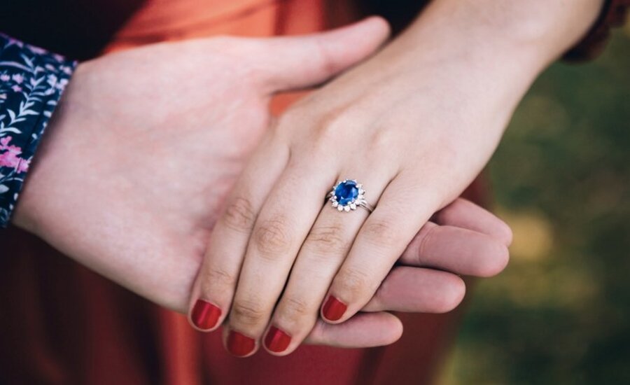 Blue Diamond Engagement Rings Add Elegance to the Ceremony