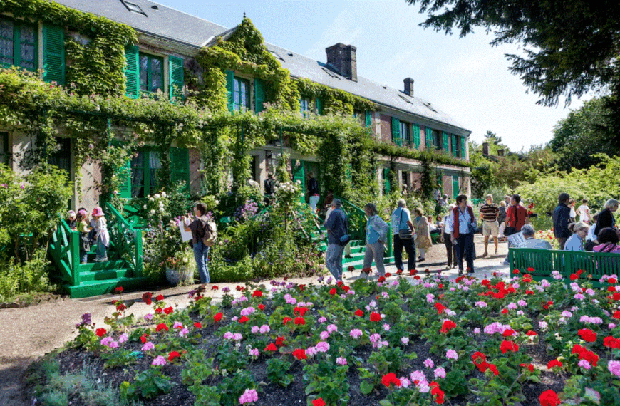 Claude Monet’s Giverny Garden: The Inspiration Behind His Masterpieces