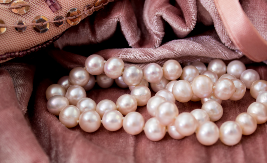 The pink pearl, an exquisite gem known for its unique allure, has captivated the hearts of jewel enthusiasts and collectors for centuries. A symbol of elegance