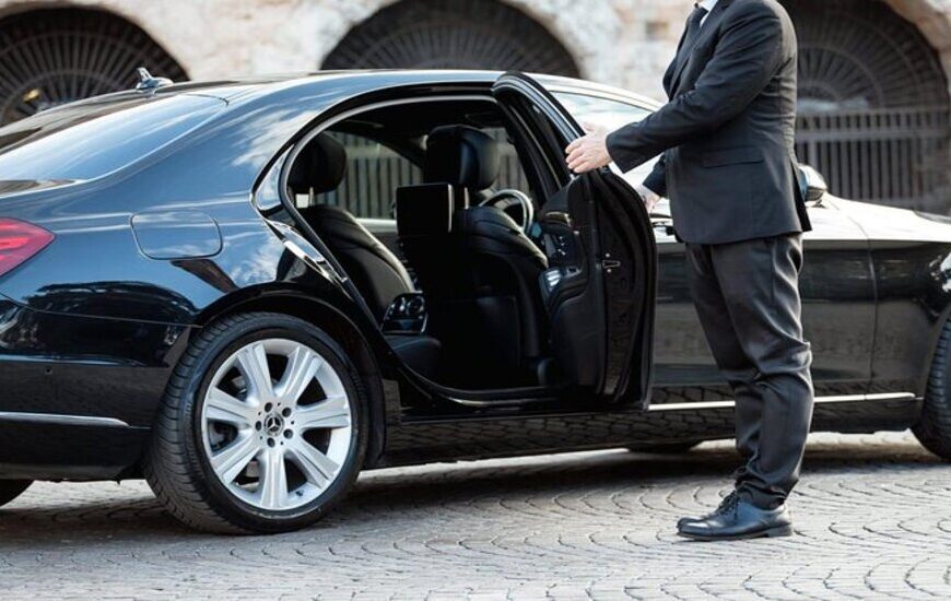 Why is Hiring Dubai Chauffeur Services Recommended with Van Rental in Dubai