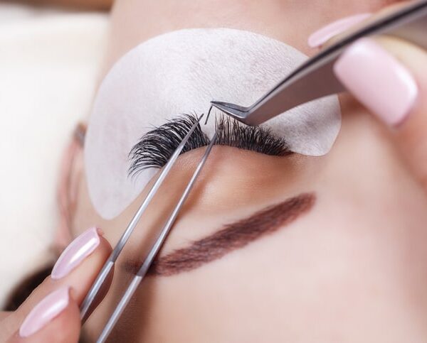 How to Choose the Best Lash Extension Supplies