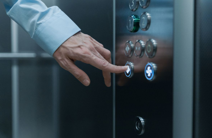 What to Do When Elevator Power Is Down in Your Apartment?